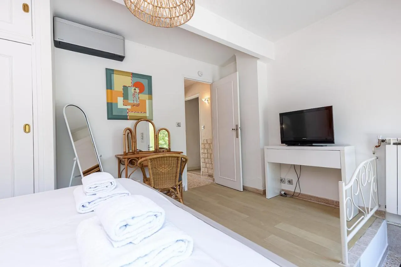 Maison Saint Paul Bnb 라콜레쉬르로 0*,  프랑스